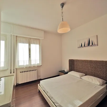 Finestra Sul Mare Lägenhet San Terenzo